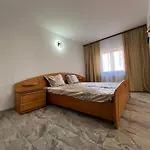 Piramidei Aparthotel 3*
