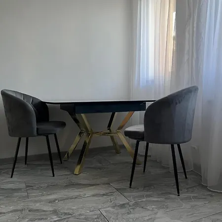 Piramidei Бухарест