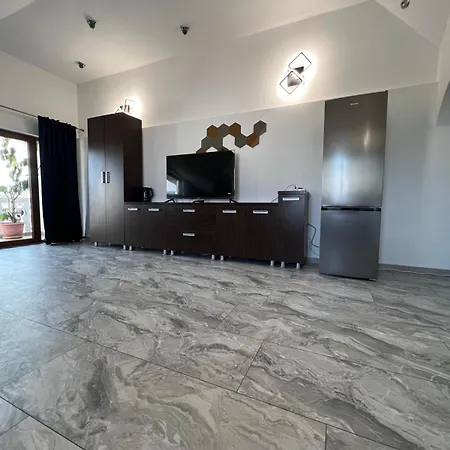 Piramidei Бухарест