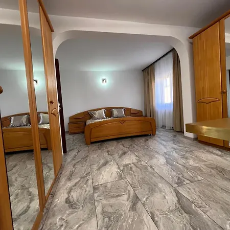 Апарт-отель Piramidei Бухарест