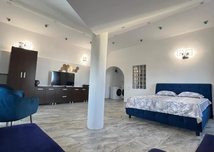Piramidei Aparthotel 3*
