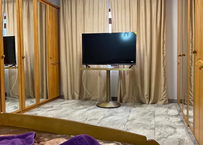 Piramidei מלון דירות 3*