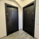 Piramidei 3* Bükreş