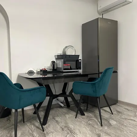 Piramidei 布加勒斯特