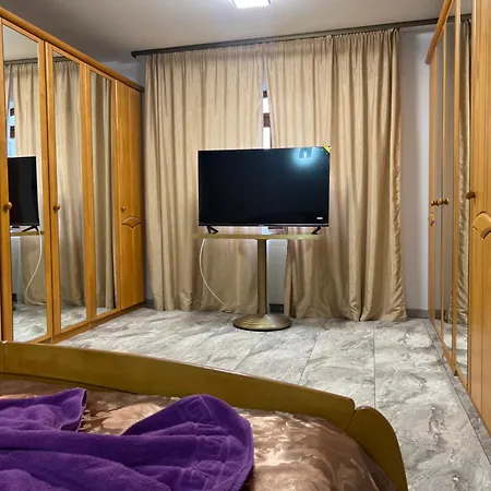 Piramidei 아파트호텔 3*