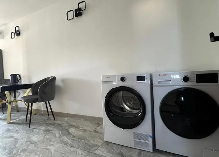 Ξενοδοχείο με διαμερίσματα Piramidei Βουκουρέστι